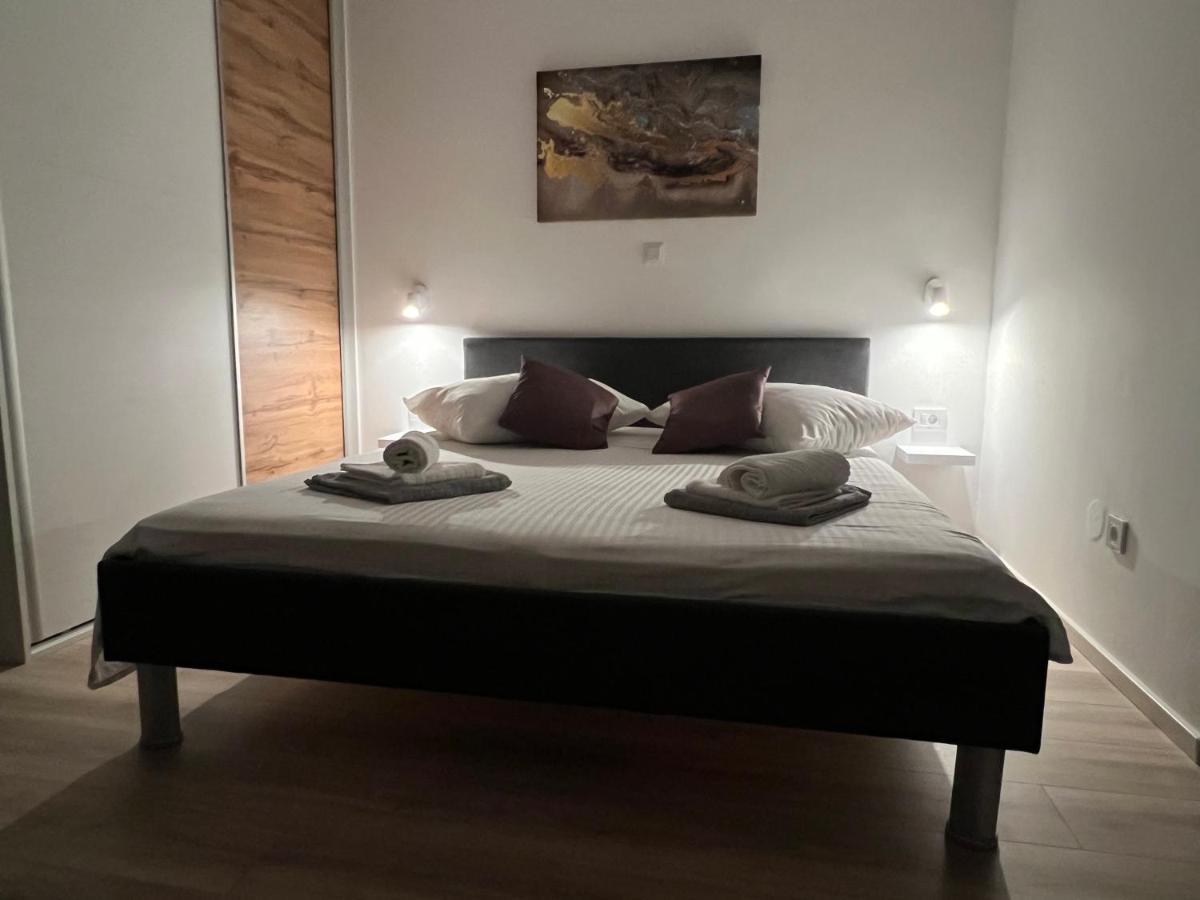 Apartmani Ivelic スペタル エクステリア 写真
