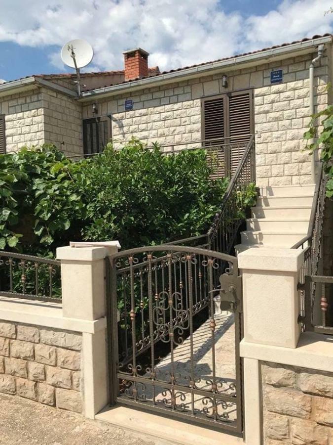 Apartmani Ivelic スペタル エクステリア 写真